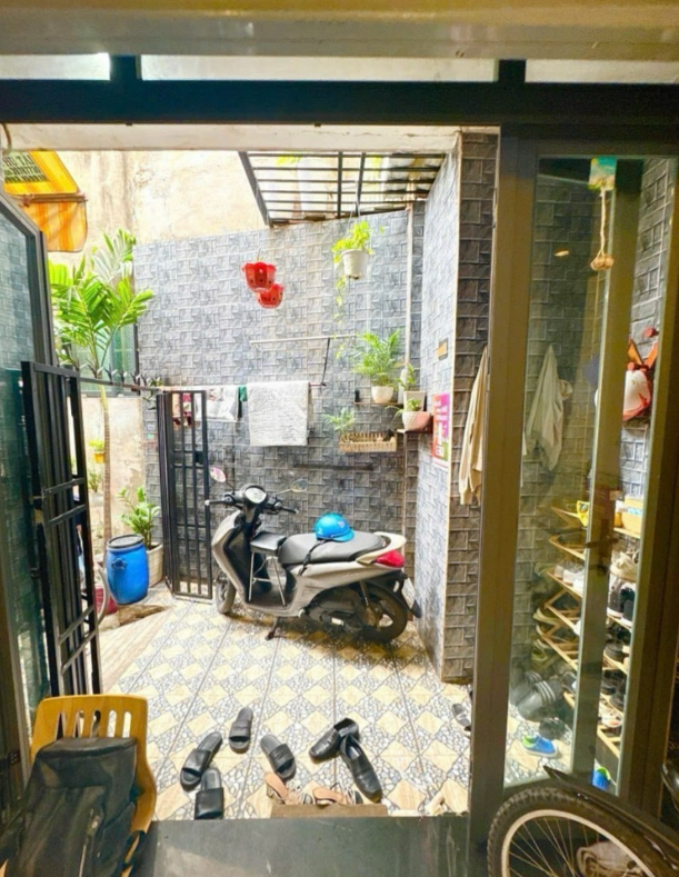 GẤP BÁN - CĂN NHÀ ĐÁP ỨNG ĐƯỢC MỌI TIÊU CHÍ TRONG GIA ĐÌNH - GIẢM NGAY 200 TRIỆU - CHỈ CÒN NHỈNH 2 TỶ !!